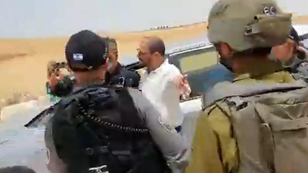 עימות עימותים ממשלה בין ח"כ עופר כסיף לשוטרים בהר חברון