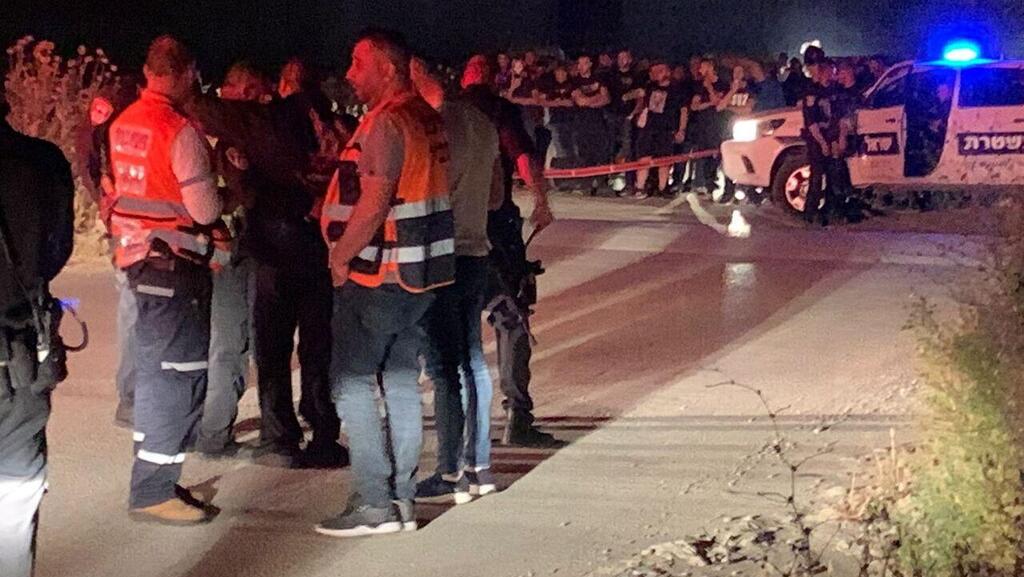 Police at the scene of suspected murder in the Arab town of Kafr Qara חשד לרצח בכפר קרע