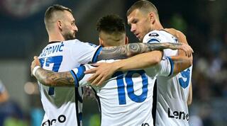 שחקני אינטר חוגגים עם לאוטרו מרטינס