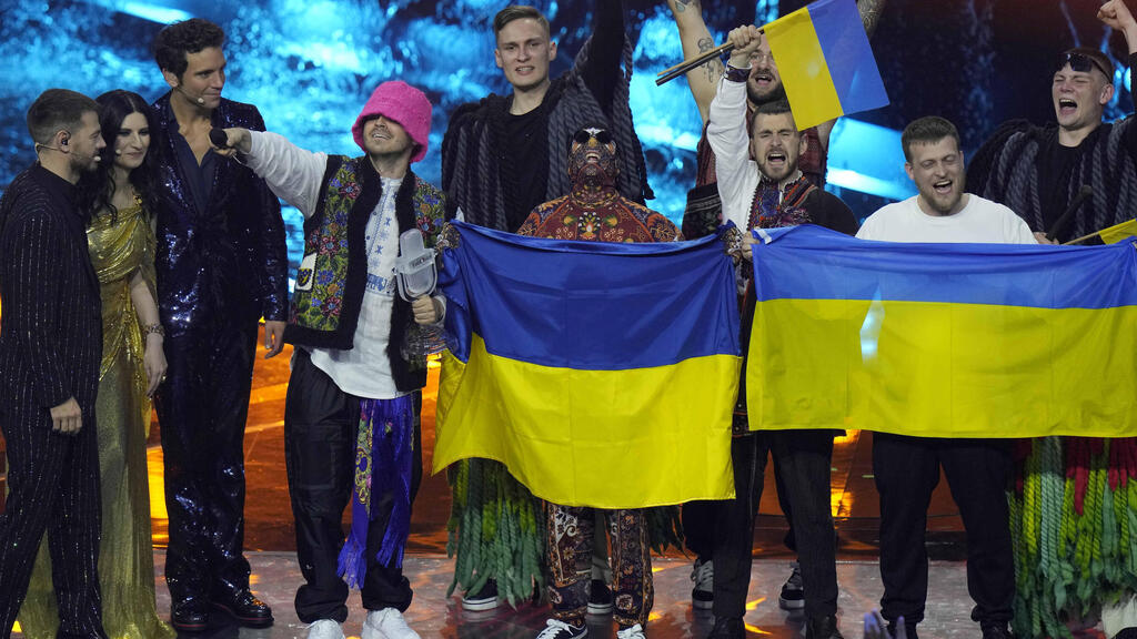 אוקראינה להקת קאלוש אורקסטה חוגגת ניצחון ב אירוויזיון ב טורינו