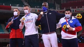 רינר וקרפאלק  בטוקיו (רויטרס)