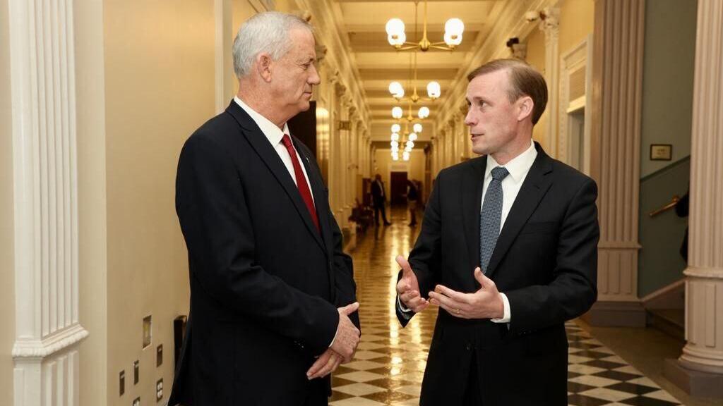 Benny Gantz and Jake Sullivan (Photo: Shmukilk Alman) שר הביטחון בני גנץ והיוץ לביטחון לאומי ג'ייק סאליבן