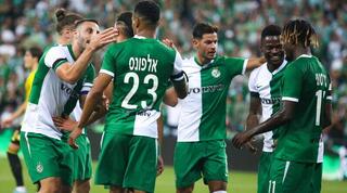 גודסוויי דוניו חוגג עם שחקני מכבי חיפה