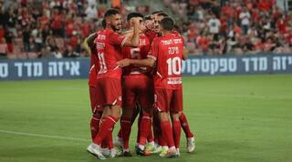 שחקני הפועל באר שבע חוגגים