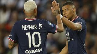 קיליאן אמבפה חוגג עם ניימאר