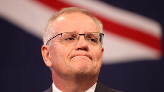 ראש ממשלת אוסטרליה סקוט מוריסון מודה ב הפסד ב בחירות