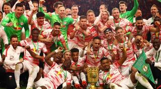 שחקני לייפציג חוגגים עם הגביע