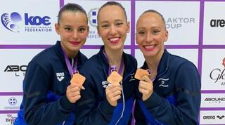 עדן בלכר ושלי בובריצקי עם המדליה