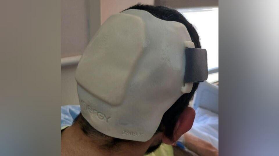 Шлем для раненого в теракте