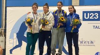 דר הכט על ראש הפודיום