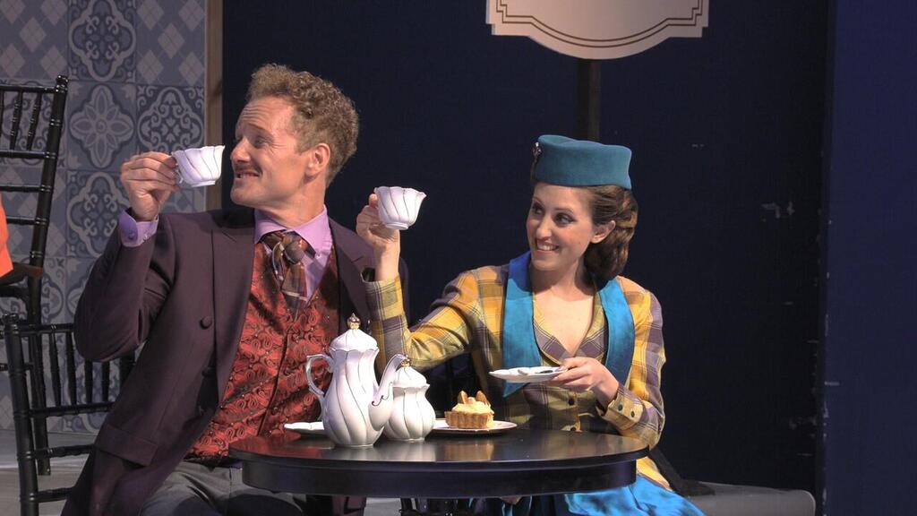 Сцена из "Кофейной кантаты" (Фото: Шалом Бохарон, FGK production) Сцена из "Кофейной кантаты"