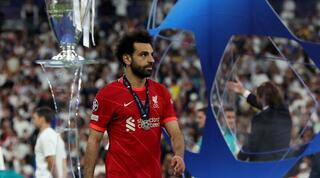 מוחמד סלאח מאוכזב על רקע הגביע