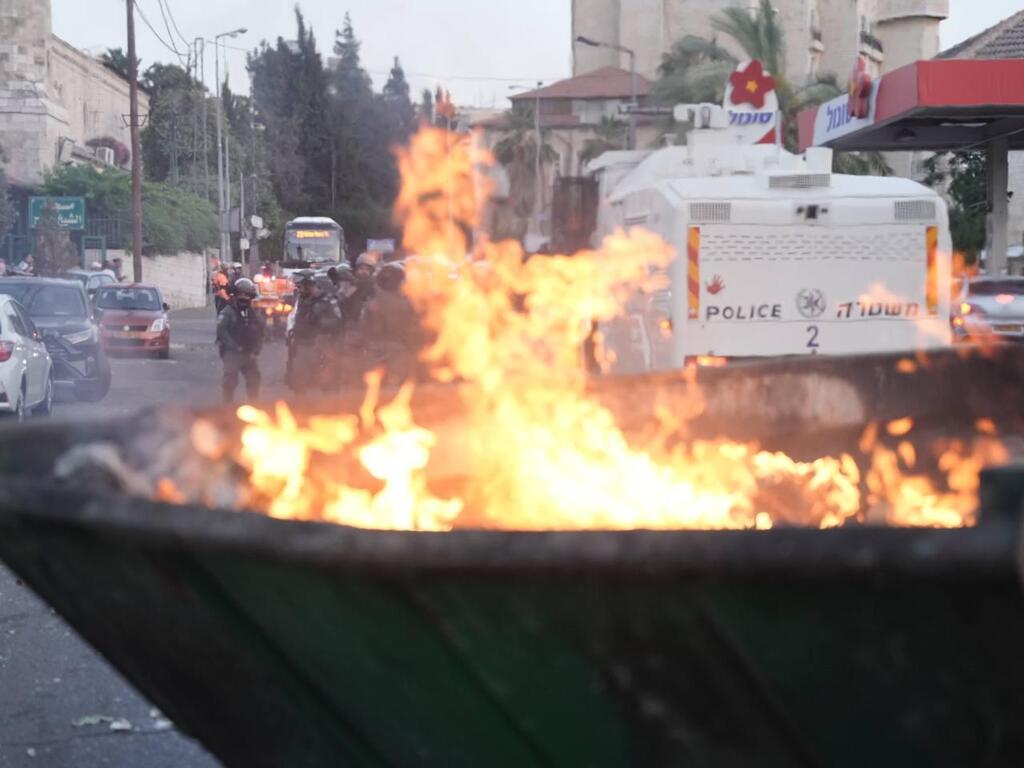 עימותים והרס בשכונת שייח ג'ראח ברקע מצעד הדגלים
