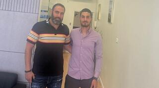 אנאס מחאמיד במעמד החתימה