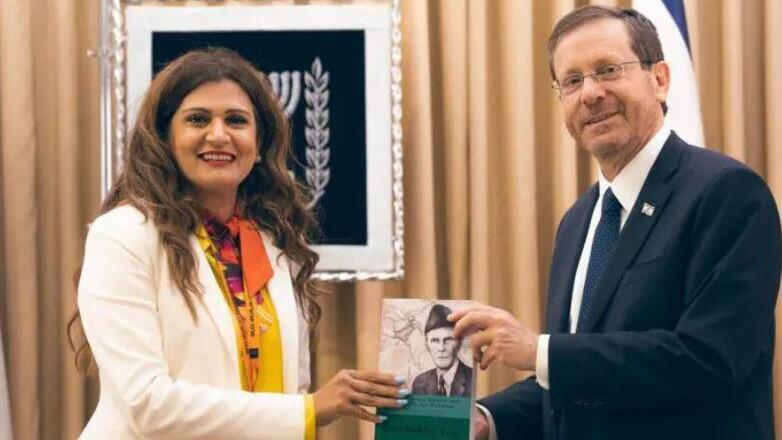 Pakistani-born Anila Ali with President Isaac Herzog (Photo: Twitter) Pakistani-born Anila Ali with President Isaac Herzog