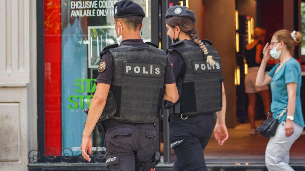 שוטרים באיסטנבול, ארכיון