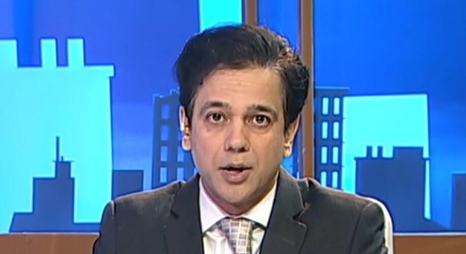 Ahmed Quraishi anchors a Pakistan Television News program 
