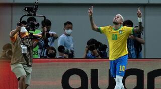 4 שערים מפלה. ניימאר