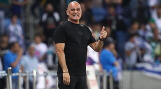 הופעה אמוציונלית. אלון חזן