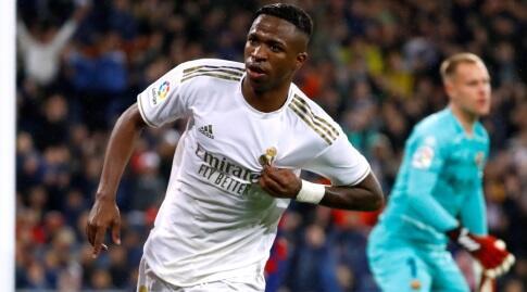 ויניסיוס ג'וניור חוגג