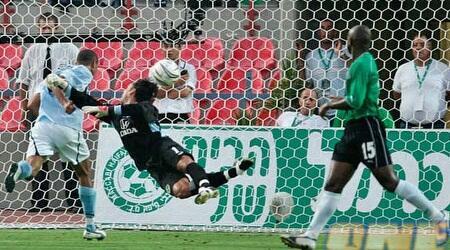 אלבס נהנה מהטעות של דוידוביץ' וכובש את הראשון