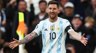 ליאו מסי חוגג