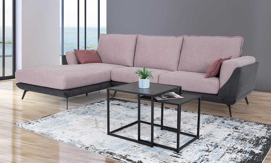 Угловой диван "Экзит" с мобильным шезлонгом (Фото: Асаф Ронен) Угловой диван "Экзит" с мобильным шезлонгом