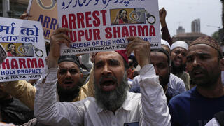 הפגנה של מוסלמים בעיר מומבאי ב הודו אחרי שדוברת של מפלגת השלטון העליבה את מוחמד והאיסלאם