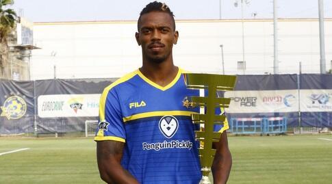 ז'איר אמאדור עם פרס זר העונה