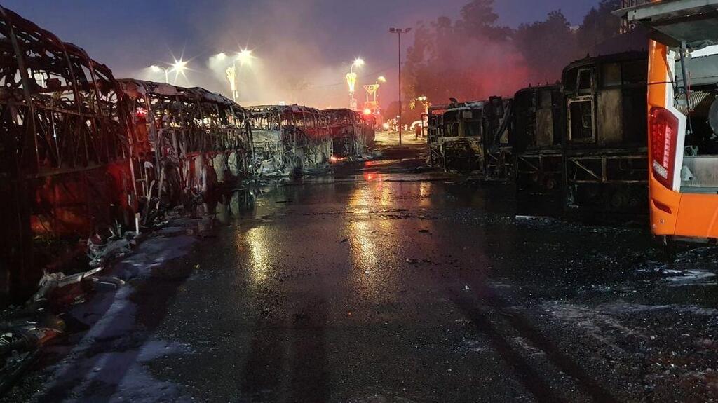18 אוטובוסים נשרפו בתחנה המרכזית בצפת