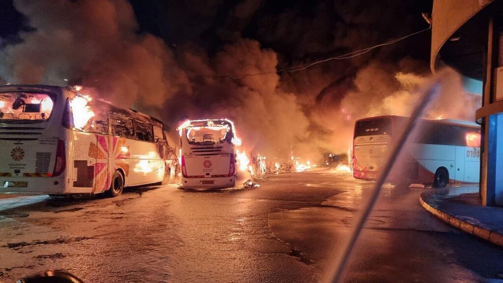 18 אוטובוסים נשרפו בתחנה המרכזית בצפת