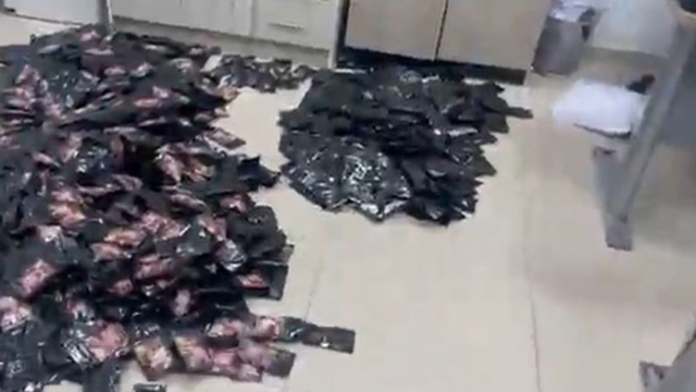 Часть упаковок с наркотиками, обнаруженных у подозреваемых (Фото: пресс-служба полиции) Часть упаковок с наркотиками, обнаруженных у подозреваемых