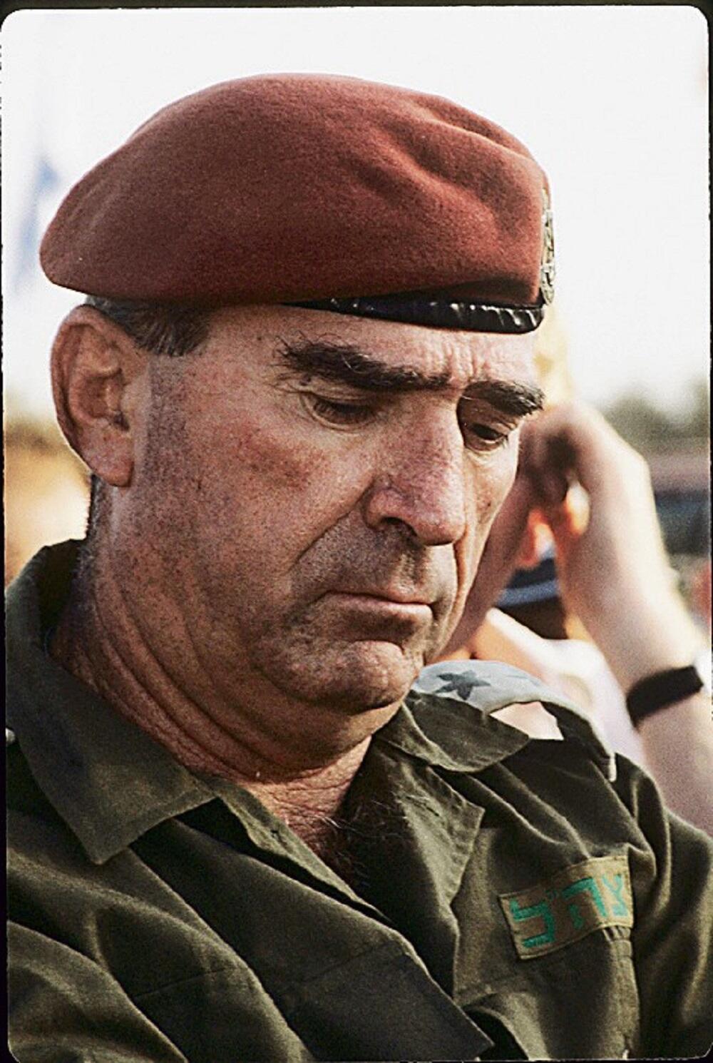 רפאל איתן