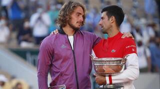 נובאק ג'קוביץ' מנחם את סטאפנוס ציציפאס