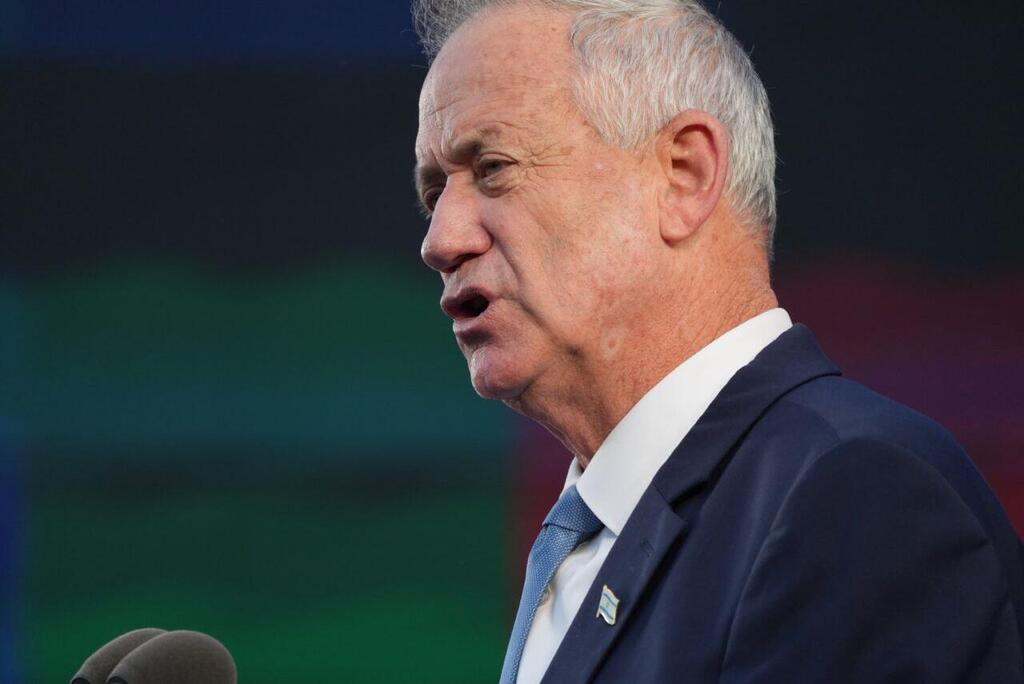 Defense Minister Benny Gantz (Photo: Effie Sharir) בני גנץ ואביב כוכבי