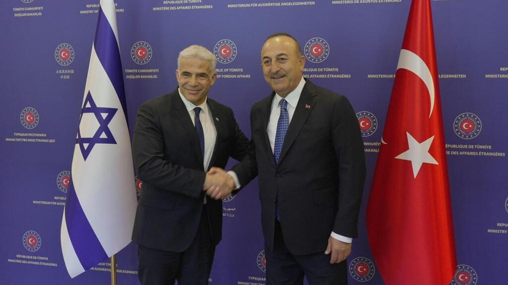 יאיר לפיד פגישה עם שר החוץ של טורקיה מבלוט צ'בושולו ב אנקרה