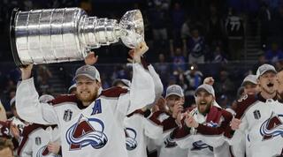 אליפות אחרי שני עשורים. מקינון עם הגביע