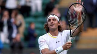 סטפנוס ציציפאס חוגג