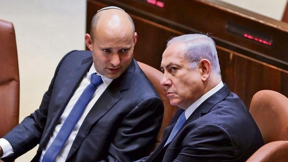 בנימין נתניהו ונפתלי בנט במליאת הכנסת