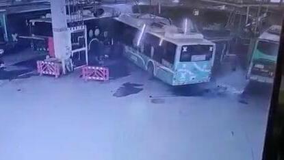 תאונת אוטובוס במוסך אגד בחיפה