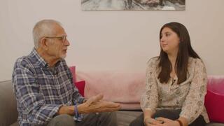 דייוויד ורייצ'ל משוחחים