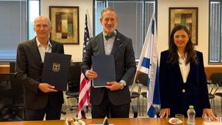 איילת שקד, עמר בר לב וג'ונתן שרייר