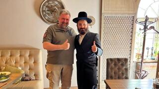 הרב הלל כהן (מימין)