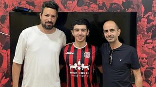 מגד דחלה, אביו מוחמד וסוכנו של השחקן