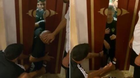 שחקני בית"ר תקועים במעלית