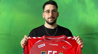 יהב שמיר במדי מינדן