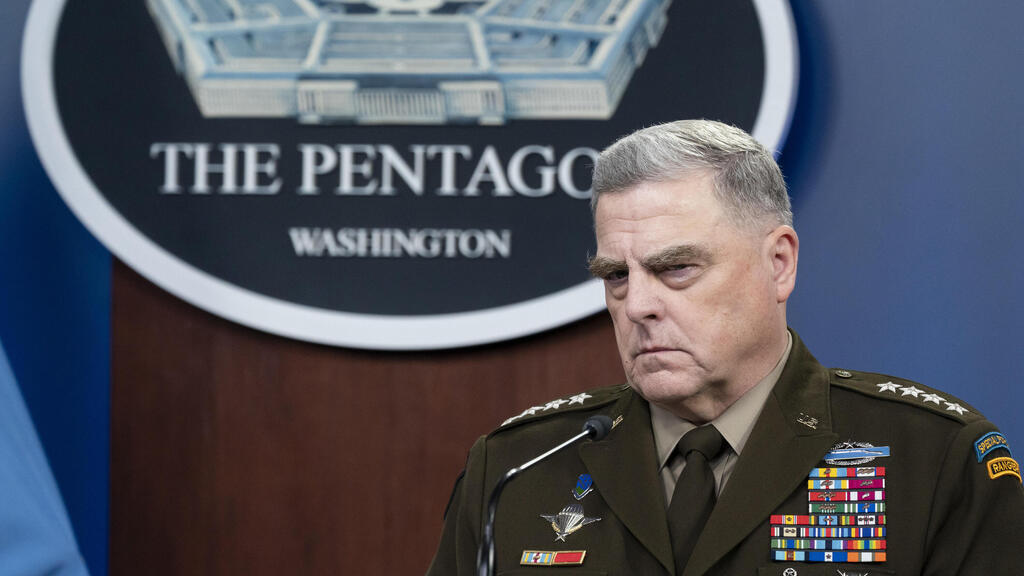 ראש המטות המשולבים של צבא ארה"ב מארק מילי בתדרוך ב פנטגון