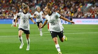 לינה מגול חוגגת