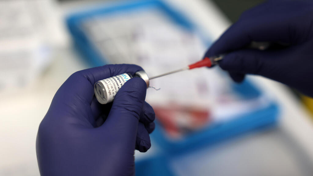 חיסון חיסונים ל אבעבועות הקוף ב לונדון בריטניה