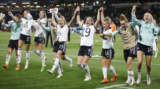 שחקניות נבחרת גרמניה חוגגות